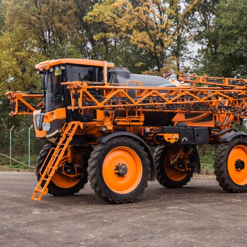 Продаємо б/у самохідні обприскувачі !!! John Deere