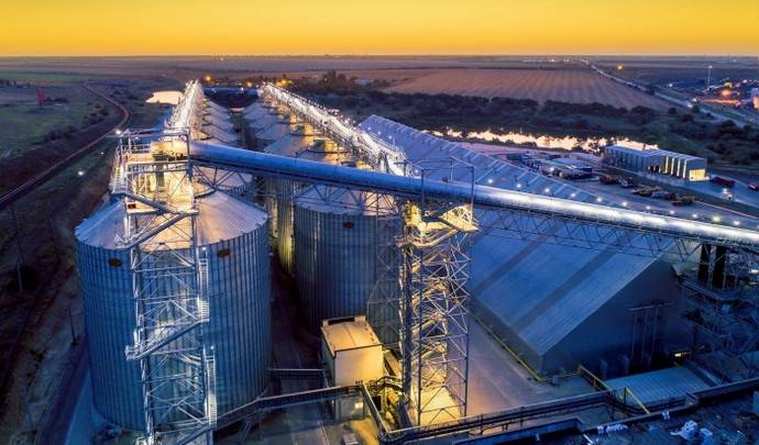 Poland Plans to Build a New Grain Terminal to Help Ukraine