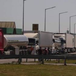 Украина вводит электронные очереди для грузовиков на границе